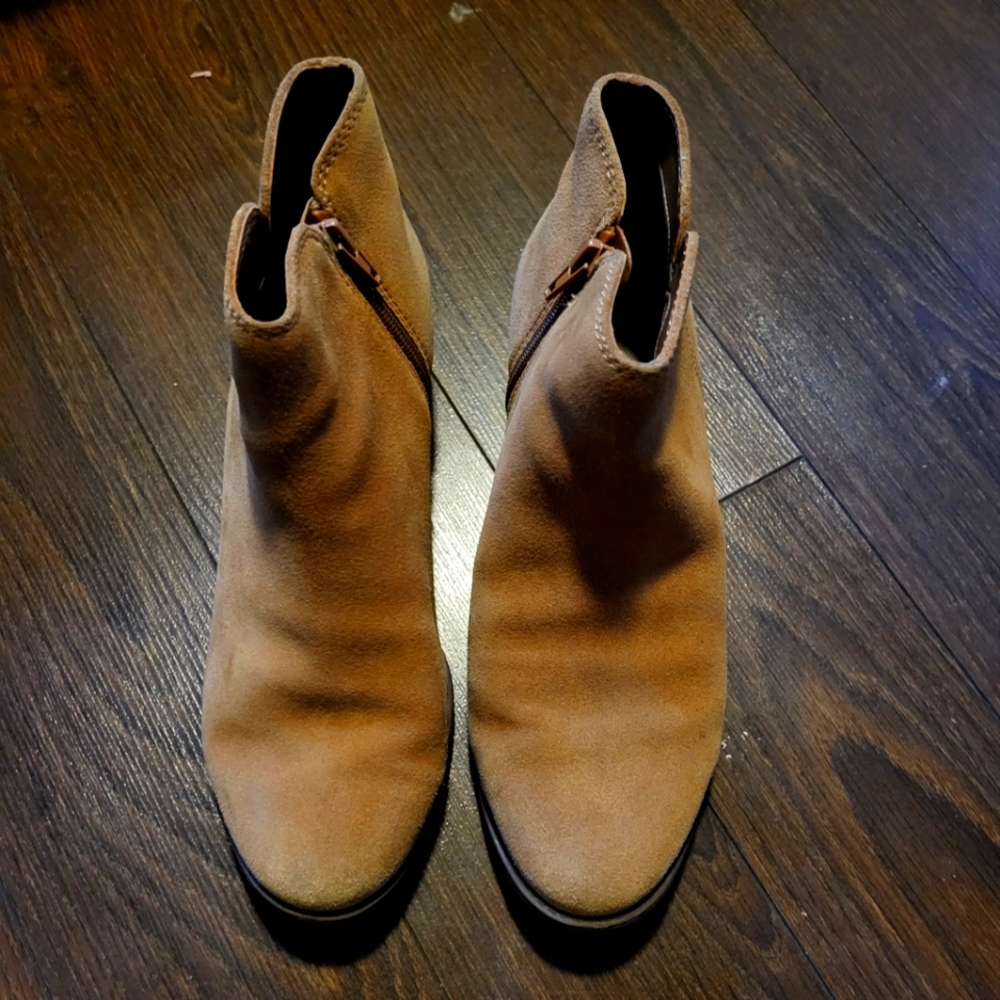 Suede brown ankle booties